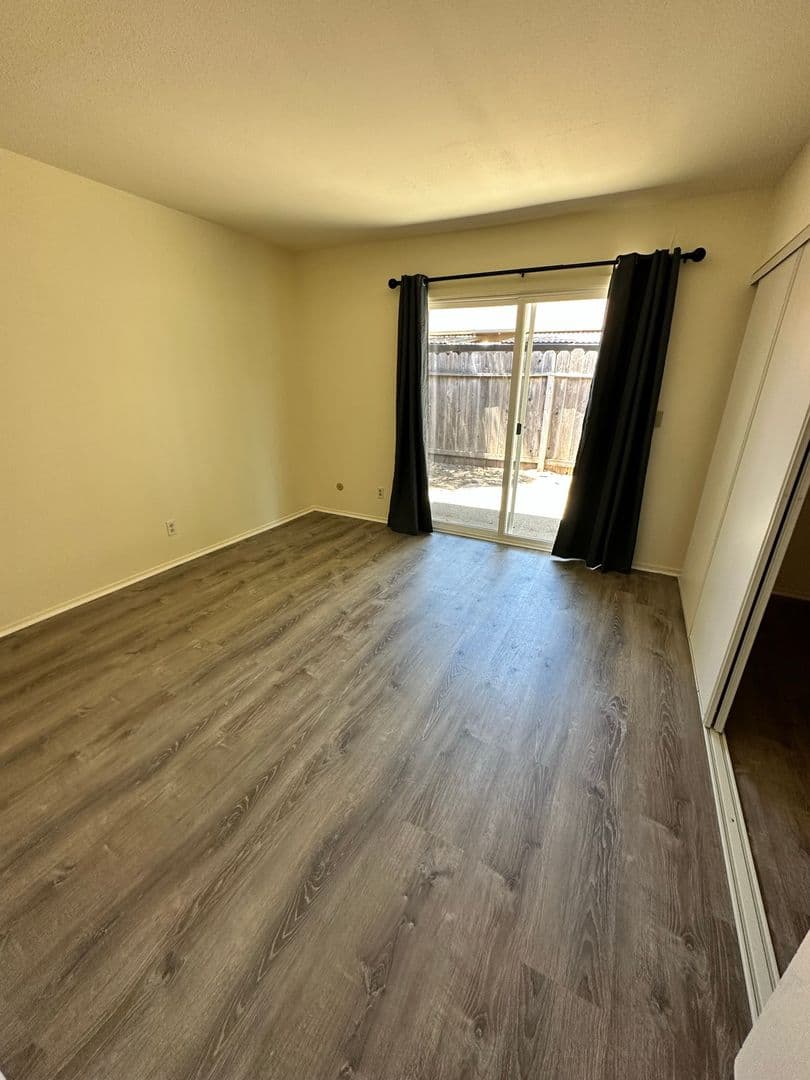 Napa House: 3985 Dunhill