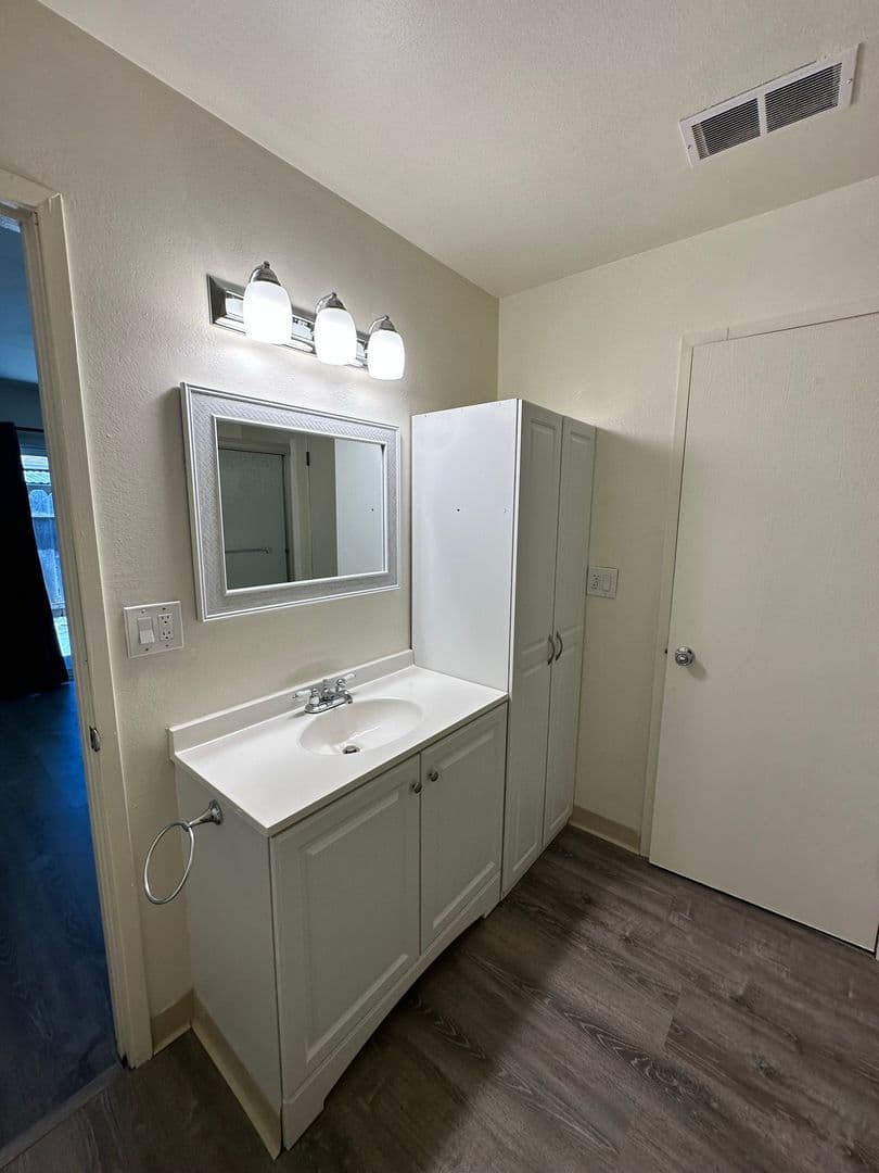 Napa House: 3985 Dunhill