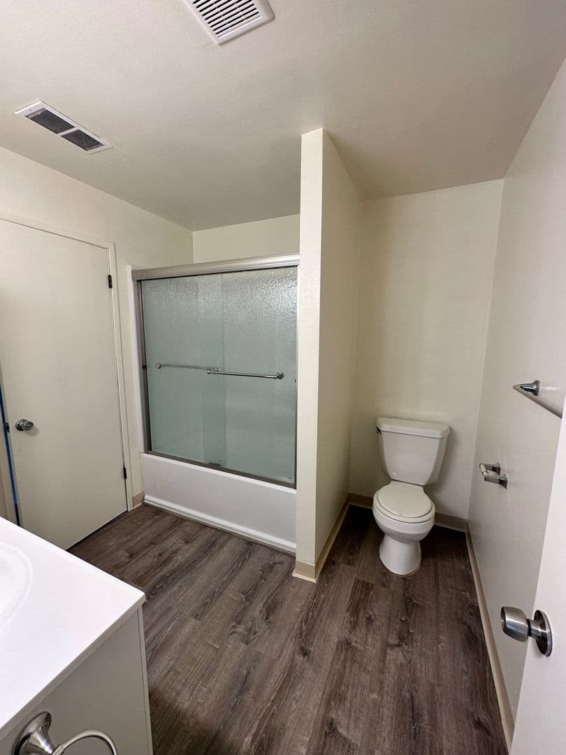 Napa House: 3985 Dunhill