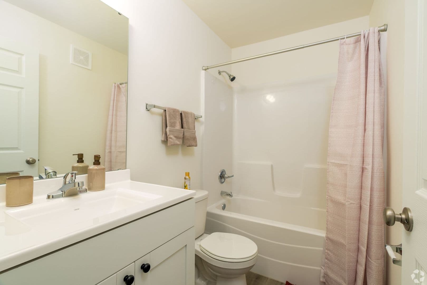Moscow Mills Apartment: 4 Quail Run Blvd.
