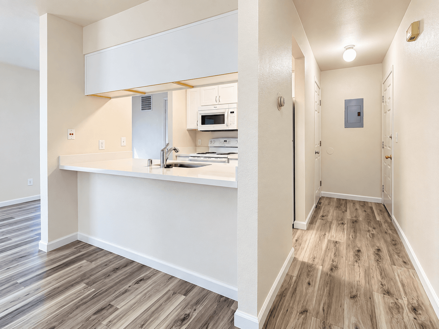 Reno Apartment: 102 Moraine Way