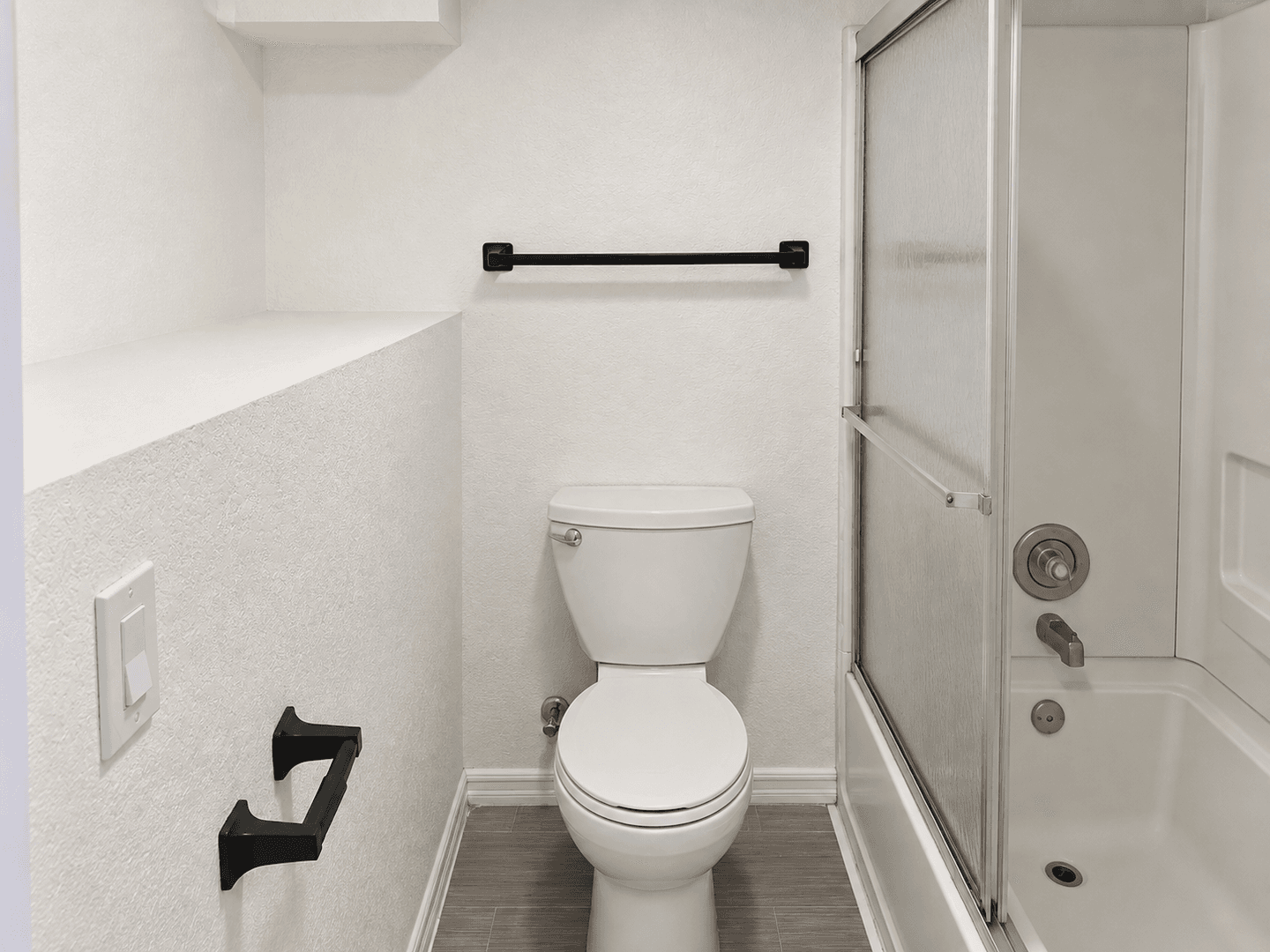Sparks Apartment: 737 16th St