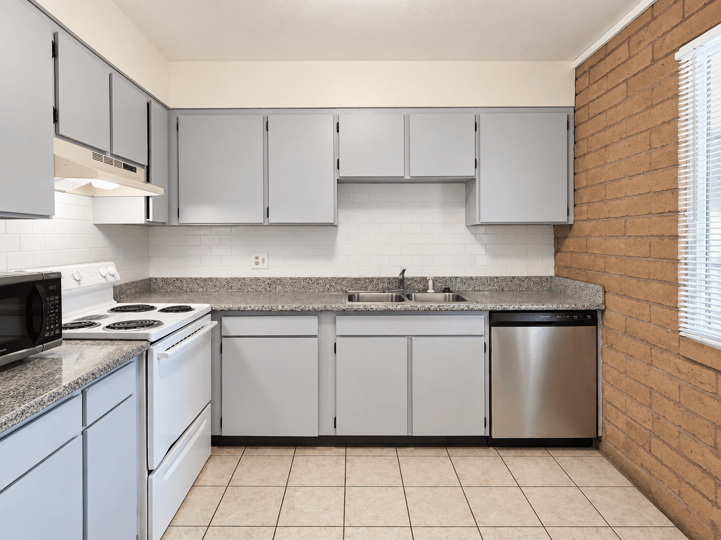 Reno Apartment: 625 University Terrace