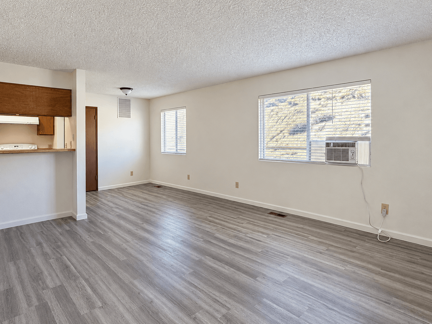 Reno Apartment: 102 Moraine Way