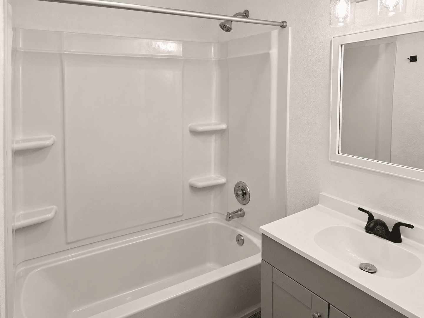 Sparks Apartment: 737 16th St
