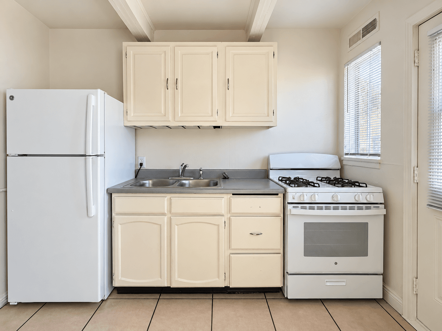 Reno Apartment: 630 Denslowe Drive