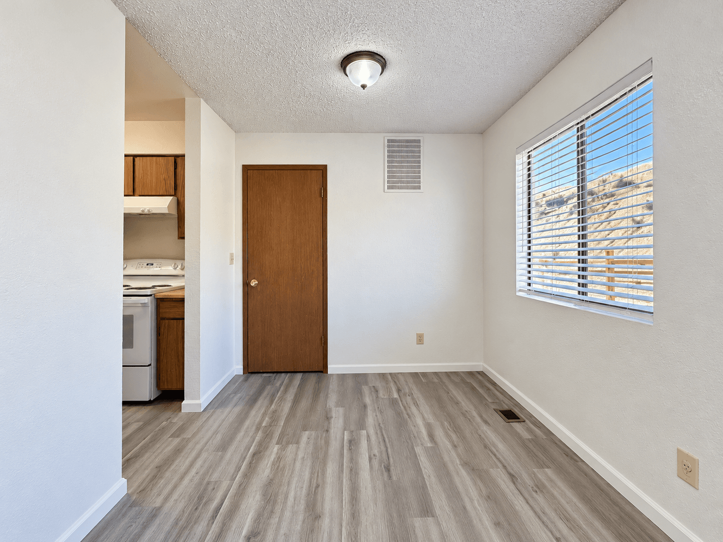 Reno Apartment: 102 Moraine Way