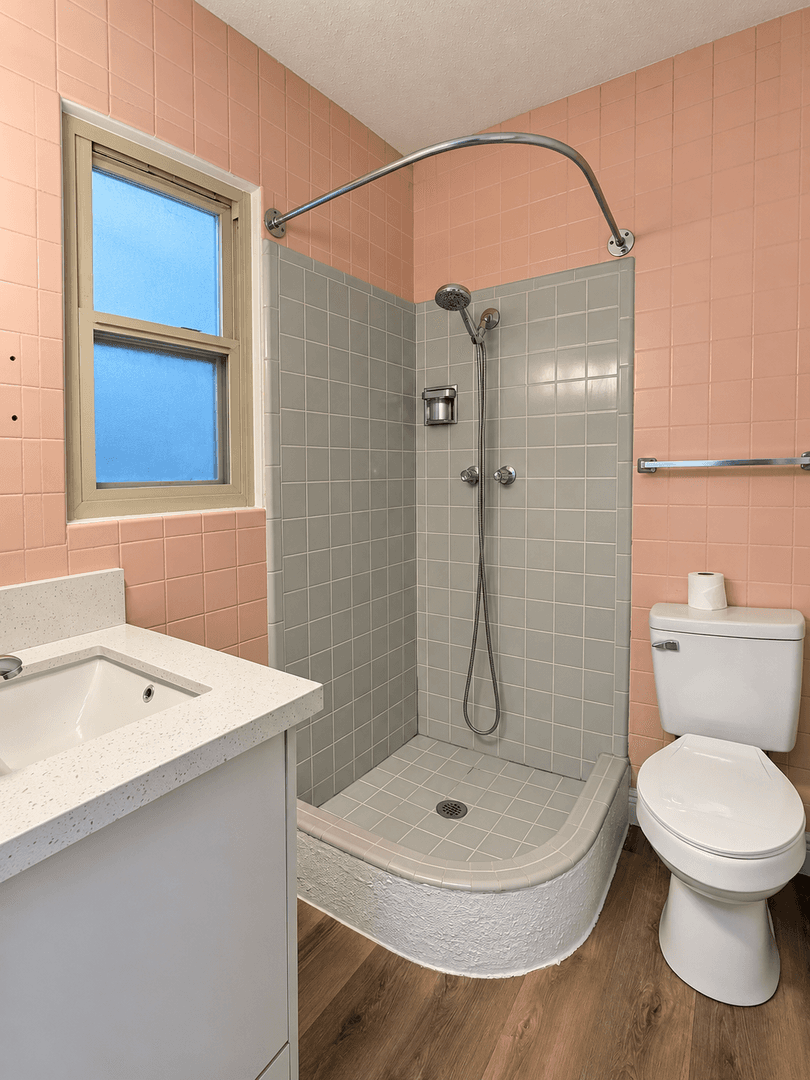 Sparks Apartment: 1828 Victorian Ave