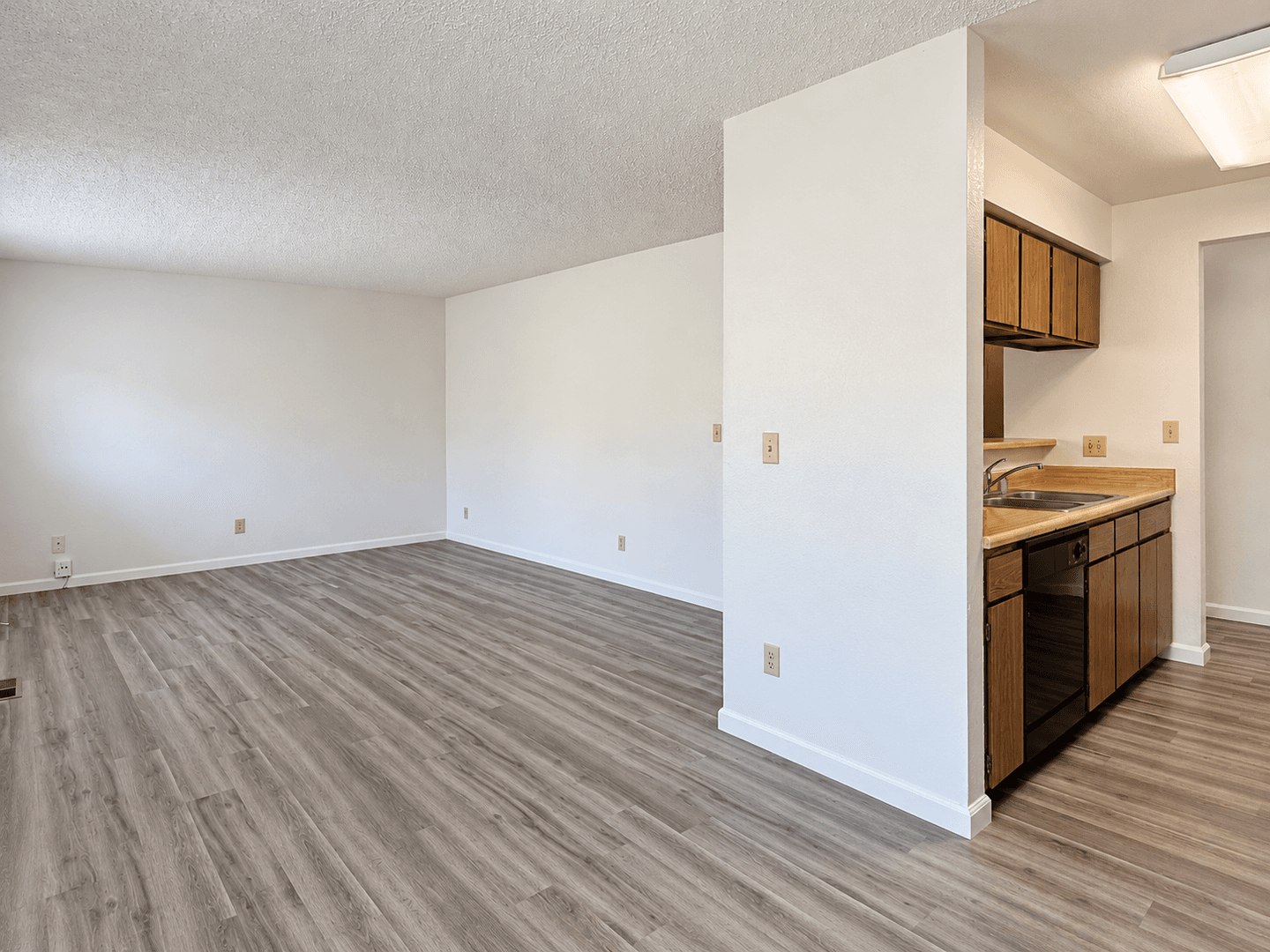 Reno Apartment: 102 Moraine Way