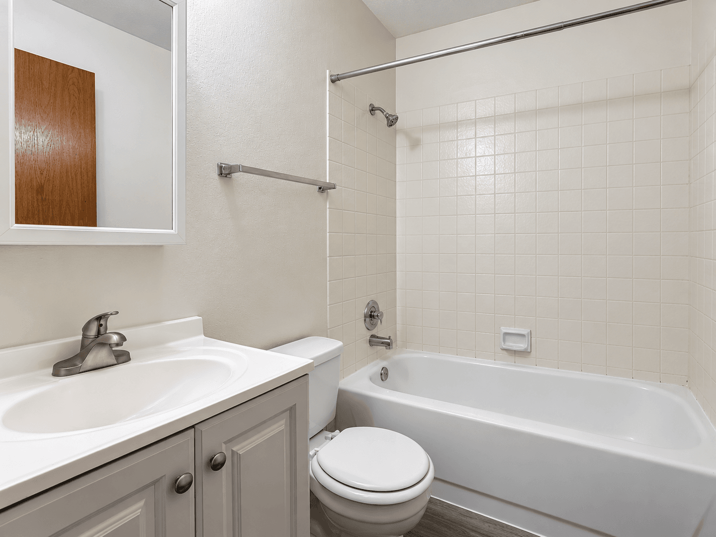 Reno Apartment: 102 Moraine Way
