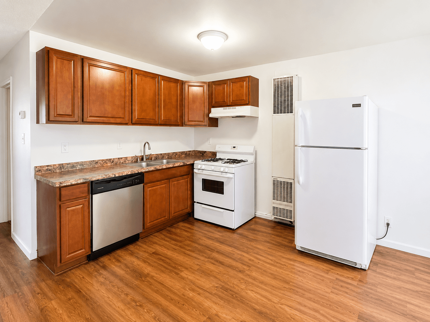 Reno Apartment: 1385-1445 W 7th Street