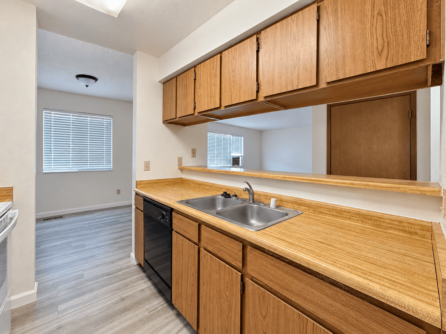 Reno Apartment: 102 Moraine Way