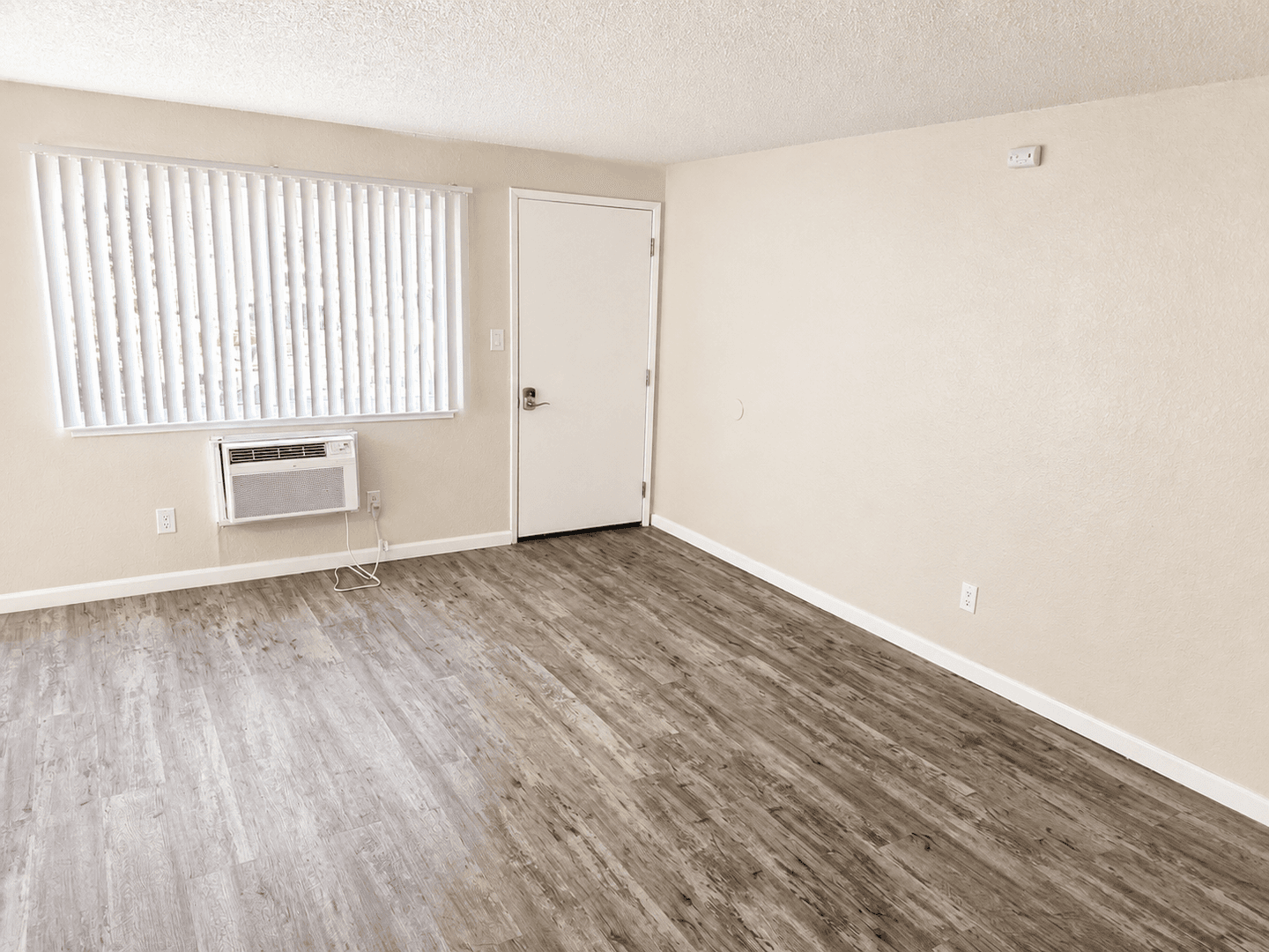 Reno Apartment: 4175 Neil Road