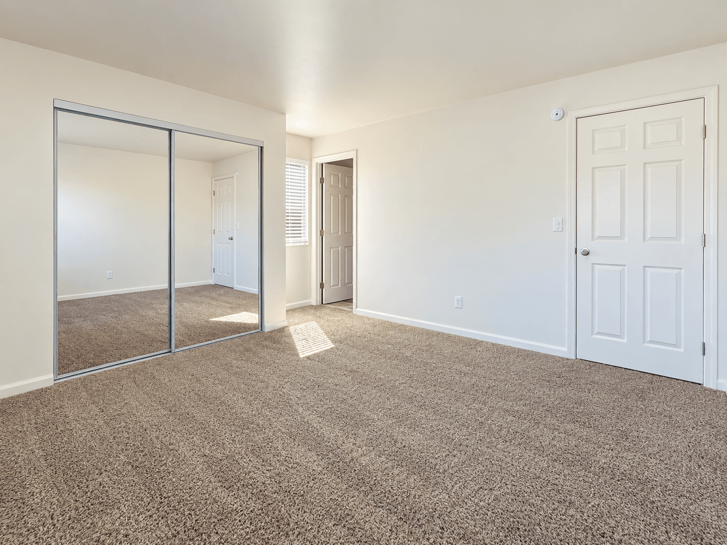Reno Apartment: 102 Moraine Way