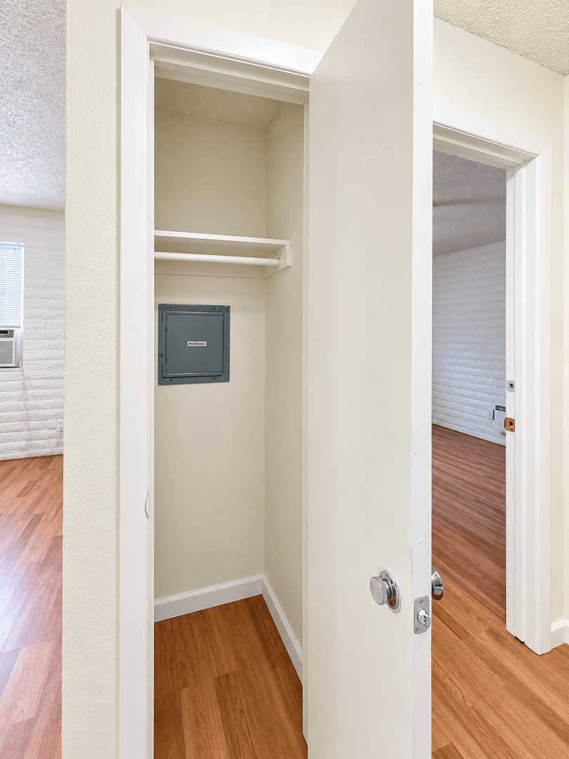 Reno Apartment: 625 University Terrace