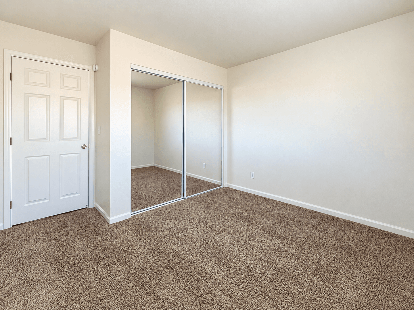 Reno Apartment: 102 Moraine Way