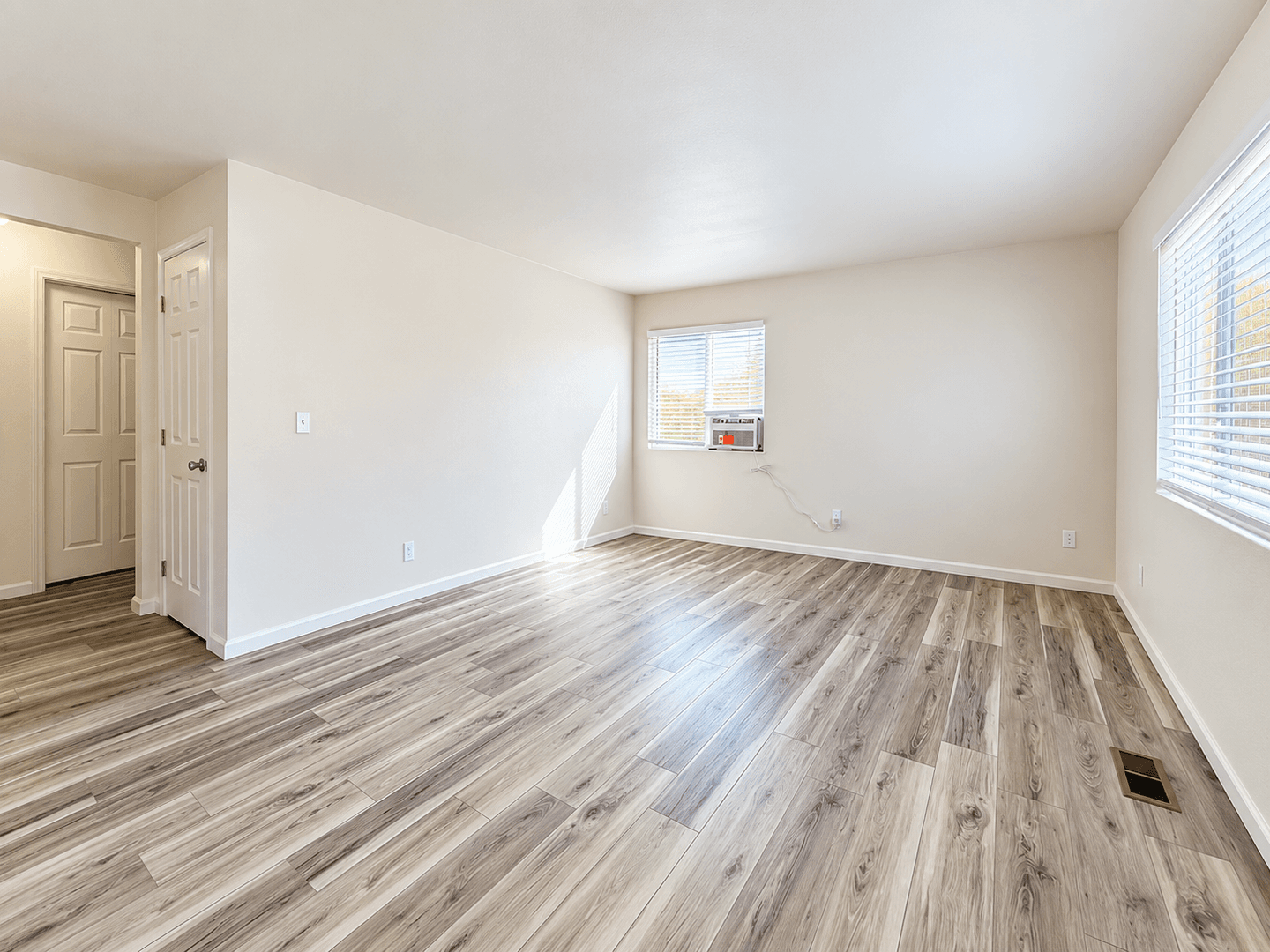 Reno Apartment: 102 Moraine Way