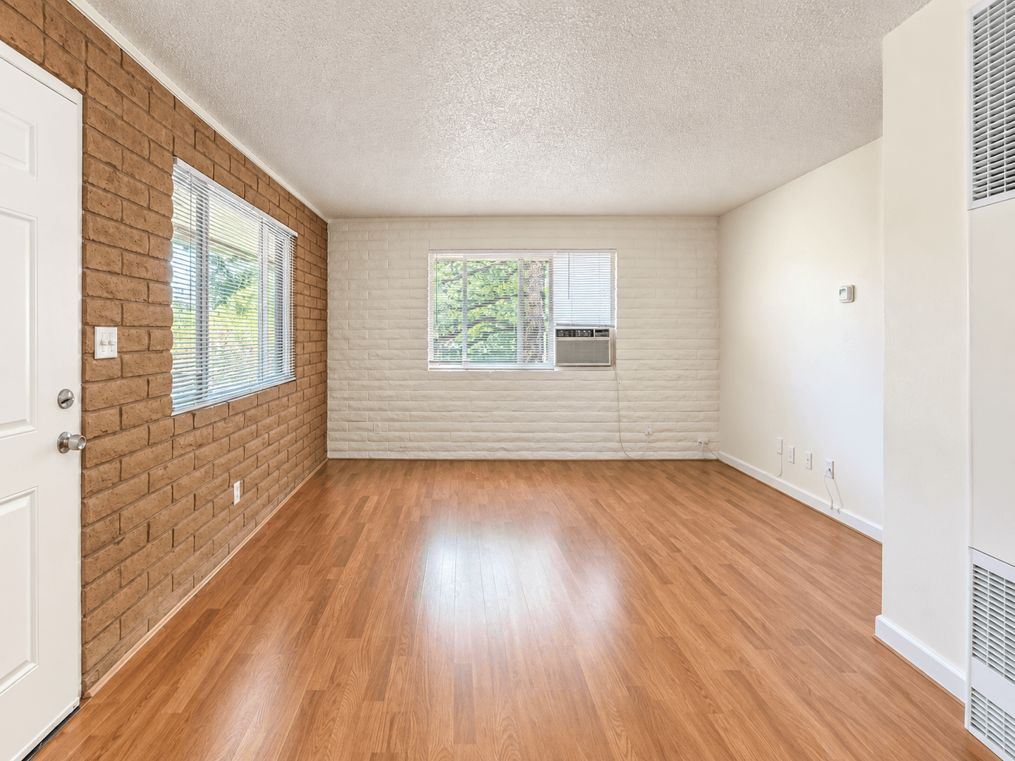 Reno Apartment: 625 University Terrace