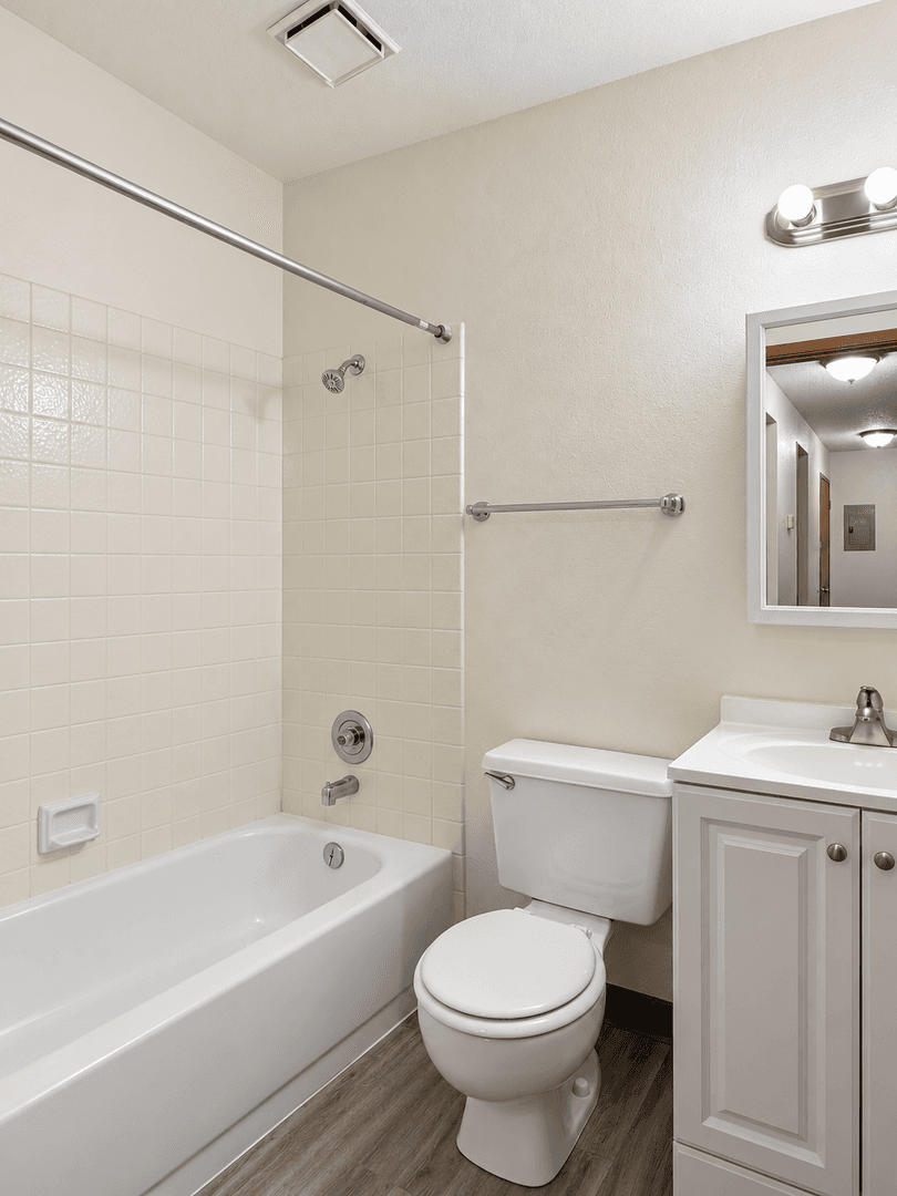Reno Apartment: 102 Moraine Way