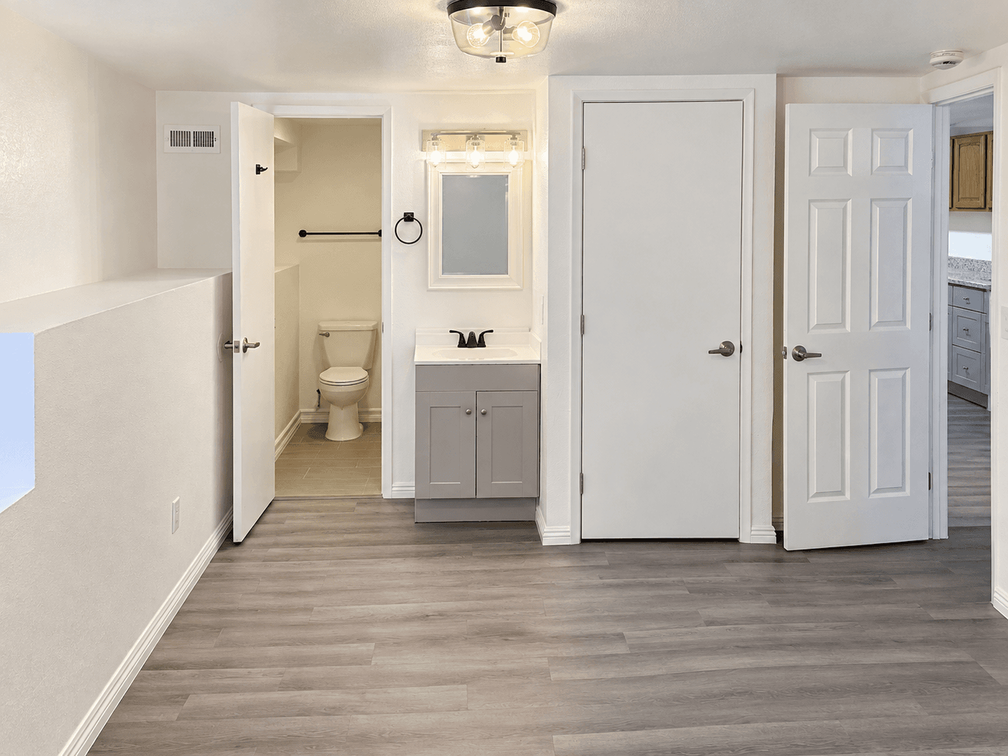 Sparks Apartment: 737 16th St