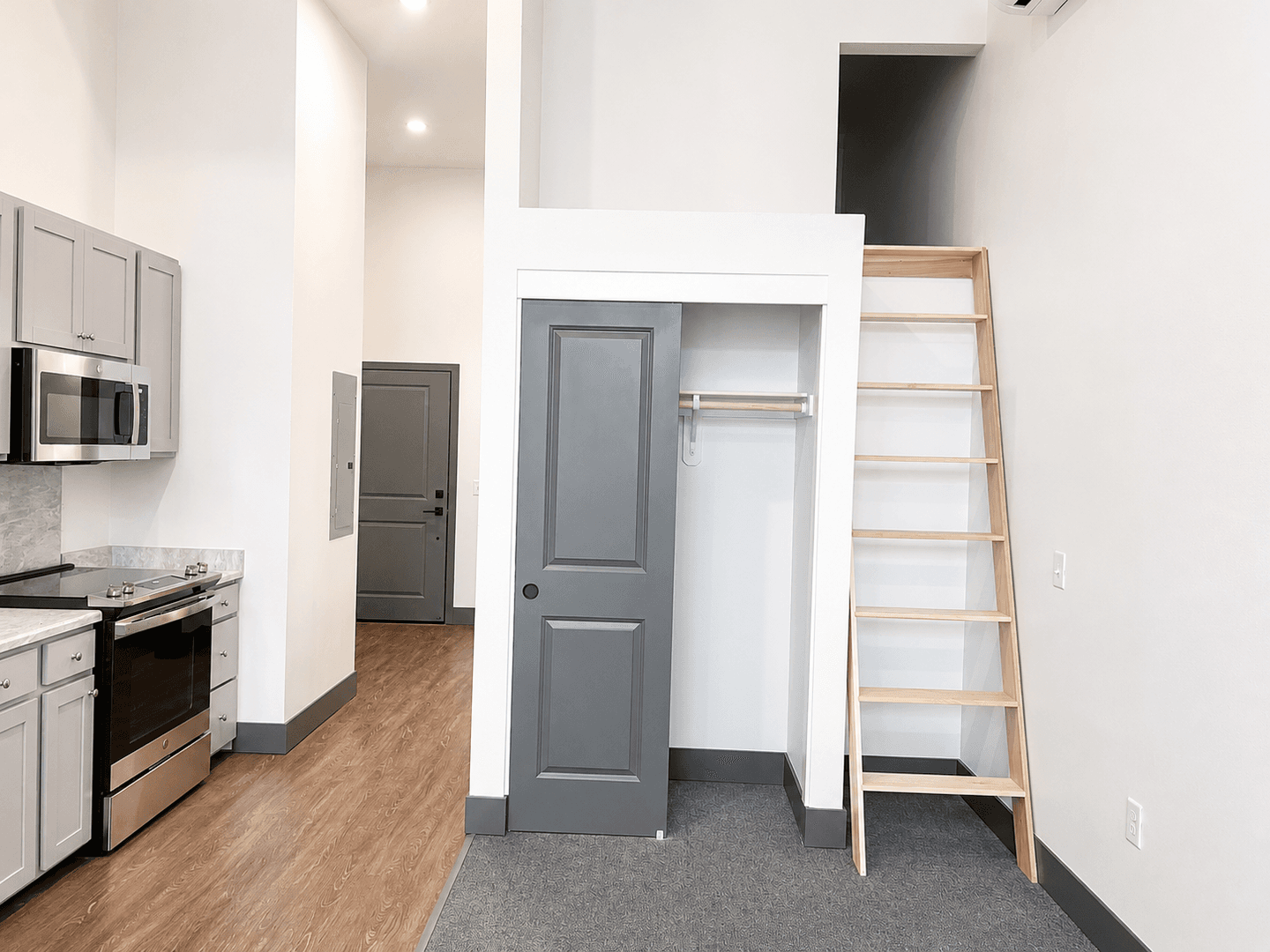 Reno Apartment: 420 Valley Road