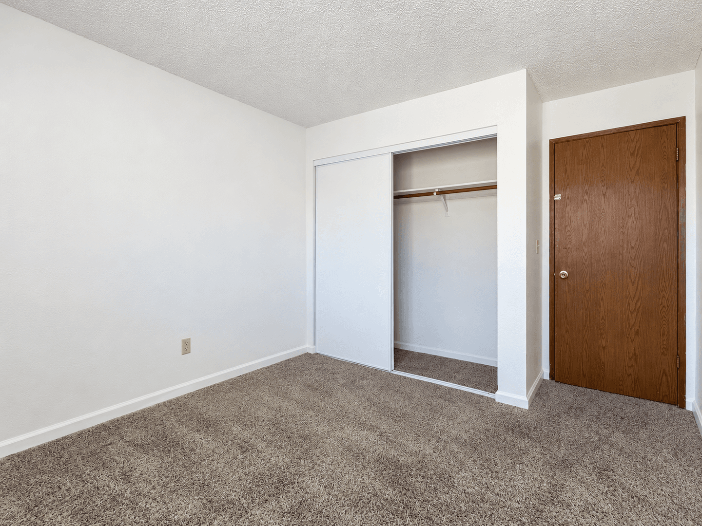 Reno Apartment: 102 Moraine Way