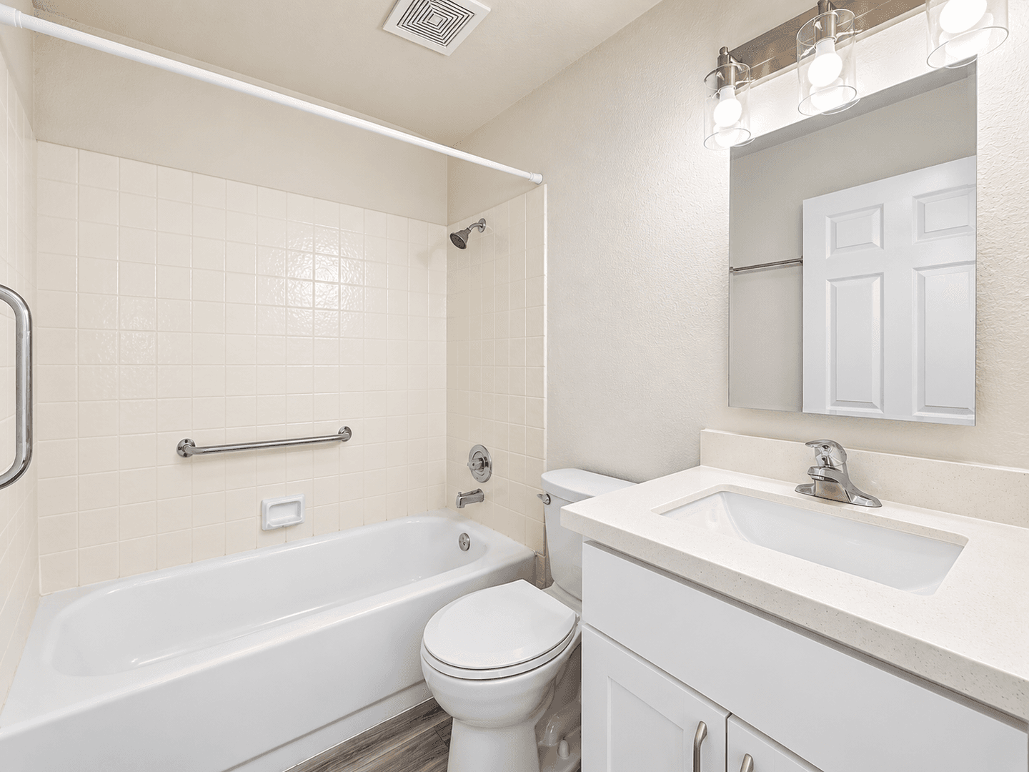 Reno Apartment: 102 Moraine Way