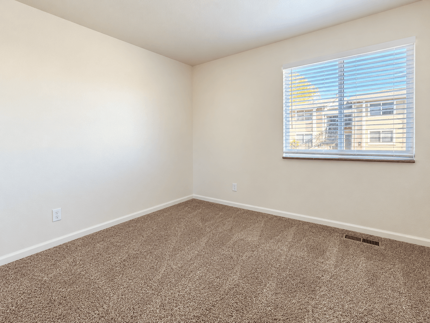 Reno Apartment: 102 Moraine Way