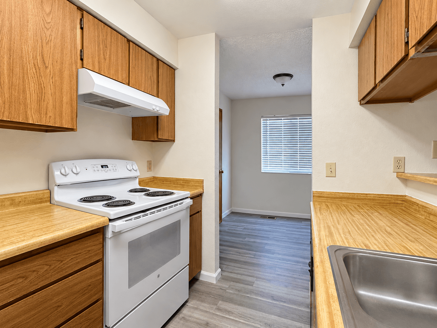 Reno Apartment: 102 Moraine Way