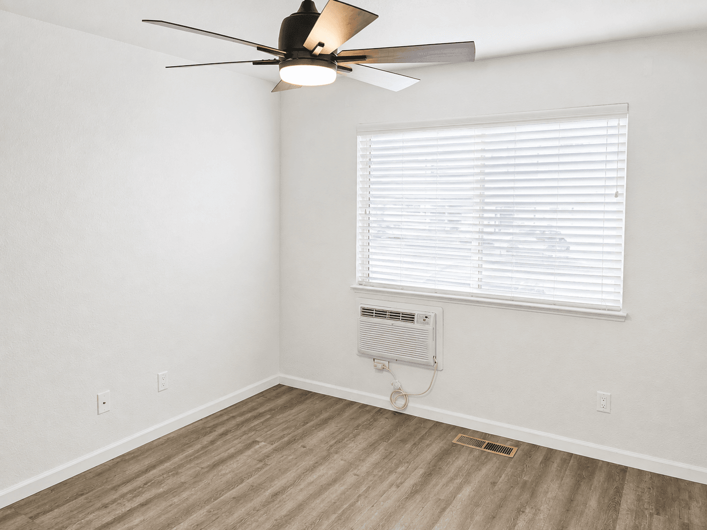 Reno Apartment: 80-90 Burns St