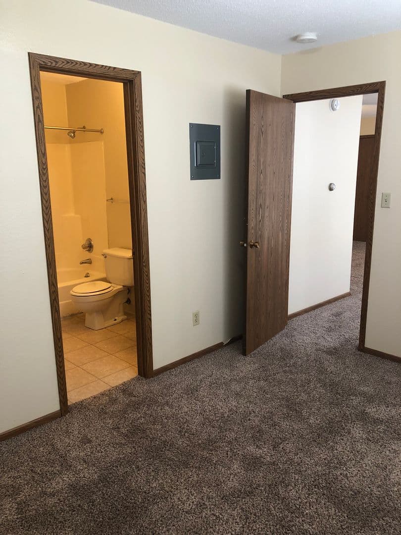 Marion Apartment: 1450-1540 44th St