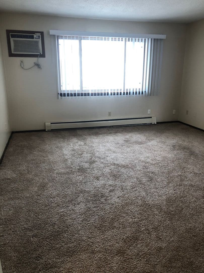 Marion Apartment: 4401 Vasey Ave