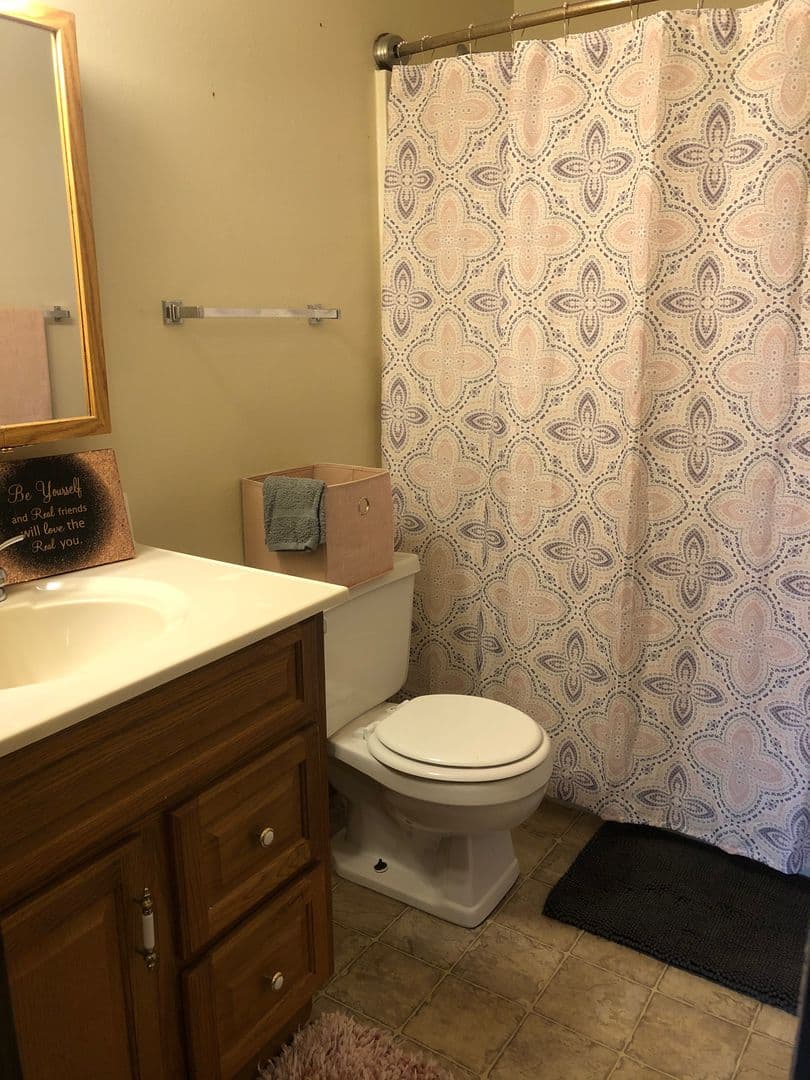 Marion Apartment: 4401 Vasey Ave