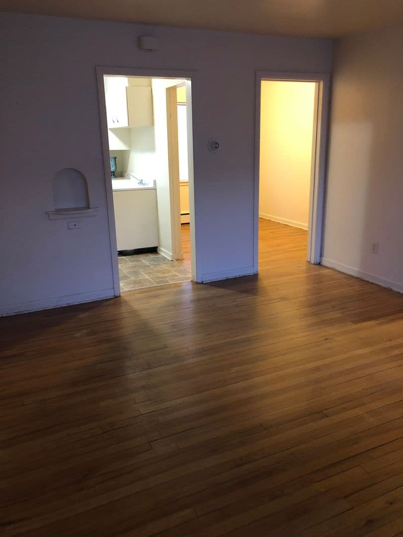 Cedar Rapids Apartment: 1300-1500 Oakland Rd NE