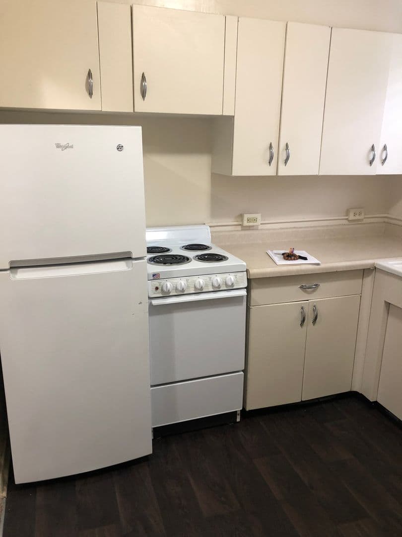 Cedar Rapids Apartment: 1300-1500 Oakland Rd NE