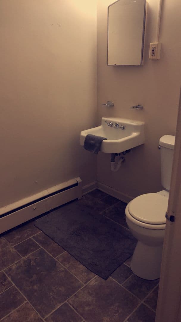 Cedar Rapids Apartment: 1300-1500 Oakland Rd NE