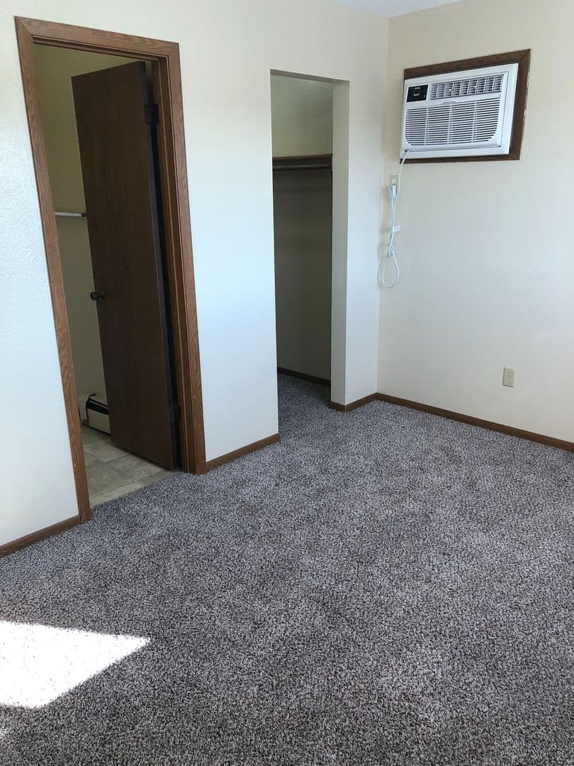 Marion Apartment: 1450-1540 44th St