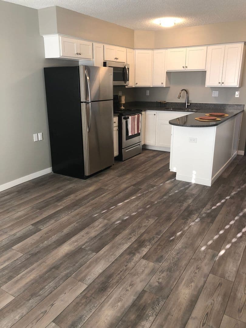 Belle Plaine Apartment: 1540 15th St