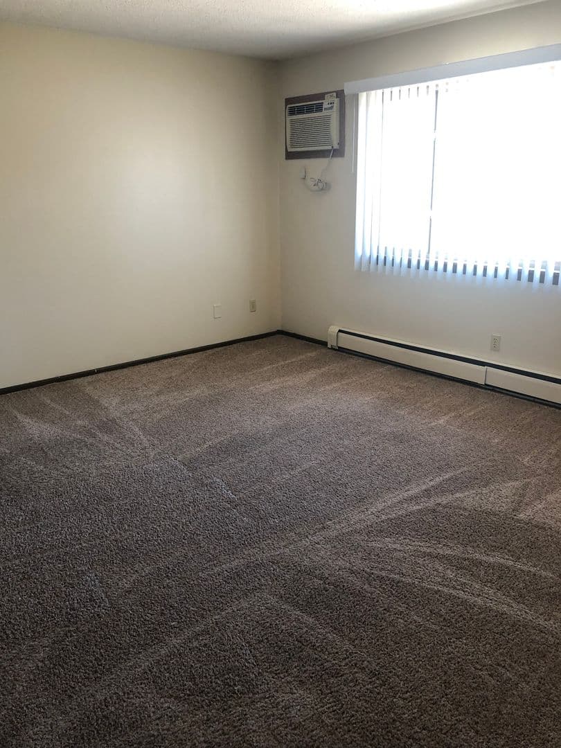 Marion Apartment: 4401 Vasey Ave
