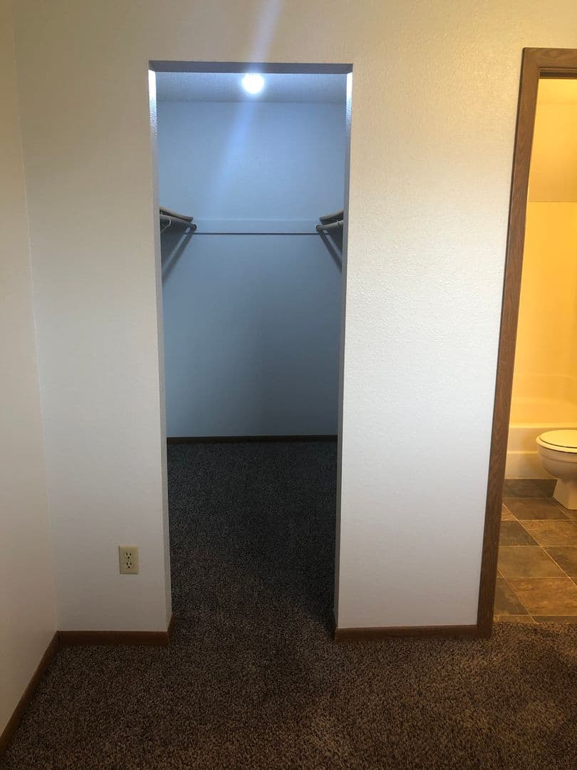 Marion Apartment: 1450-1540 44th St