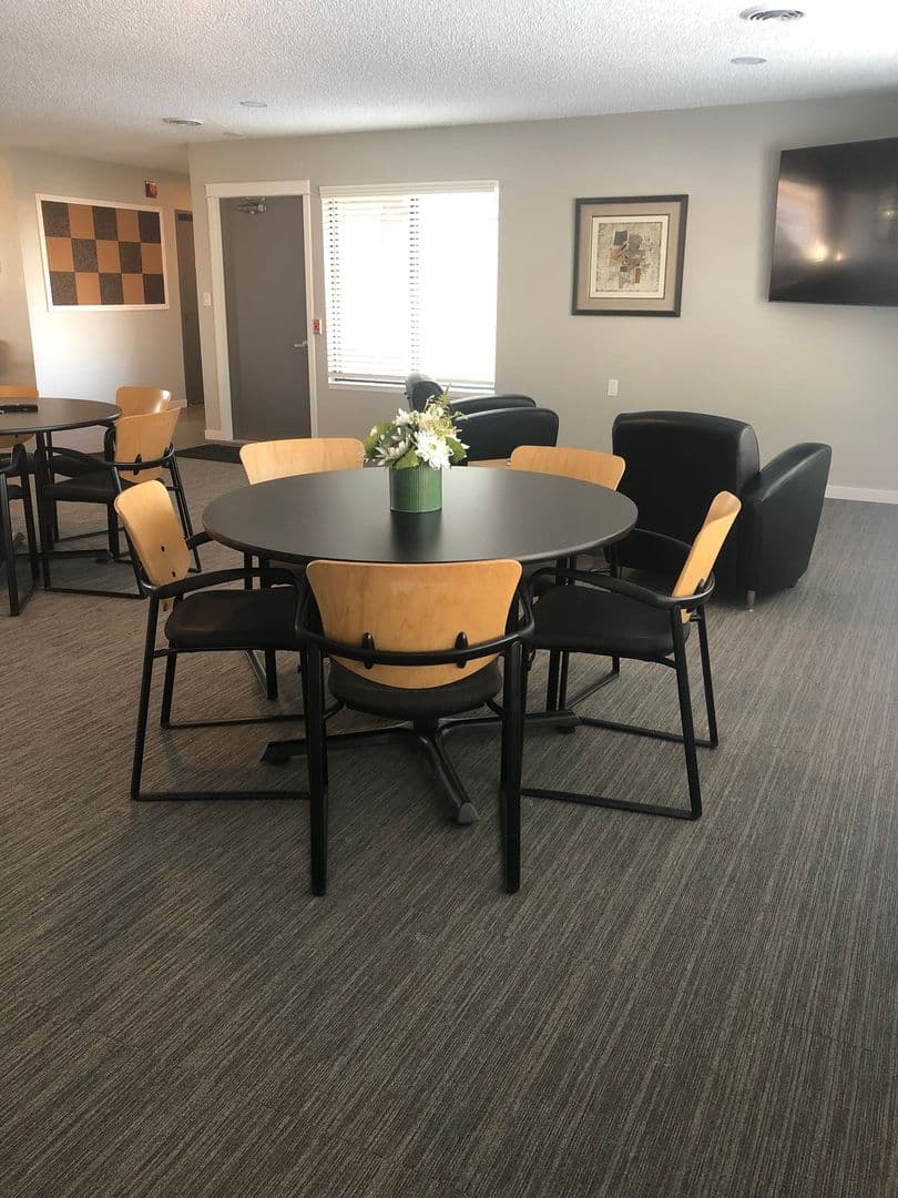 Belle Plaine Apartment: 1540 15th St