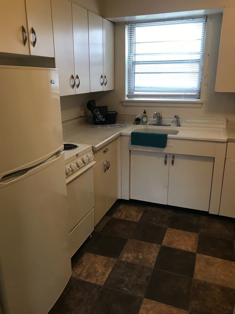 Cedar Rapids Apartment: 1300-1500 Oakland Rd NE