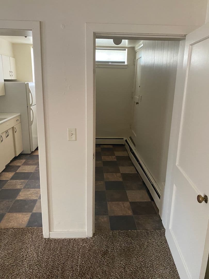 Cedar Rapids Apartment: 1300-1500 Oakland Rd NE