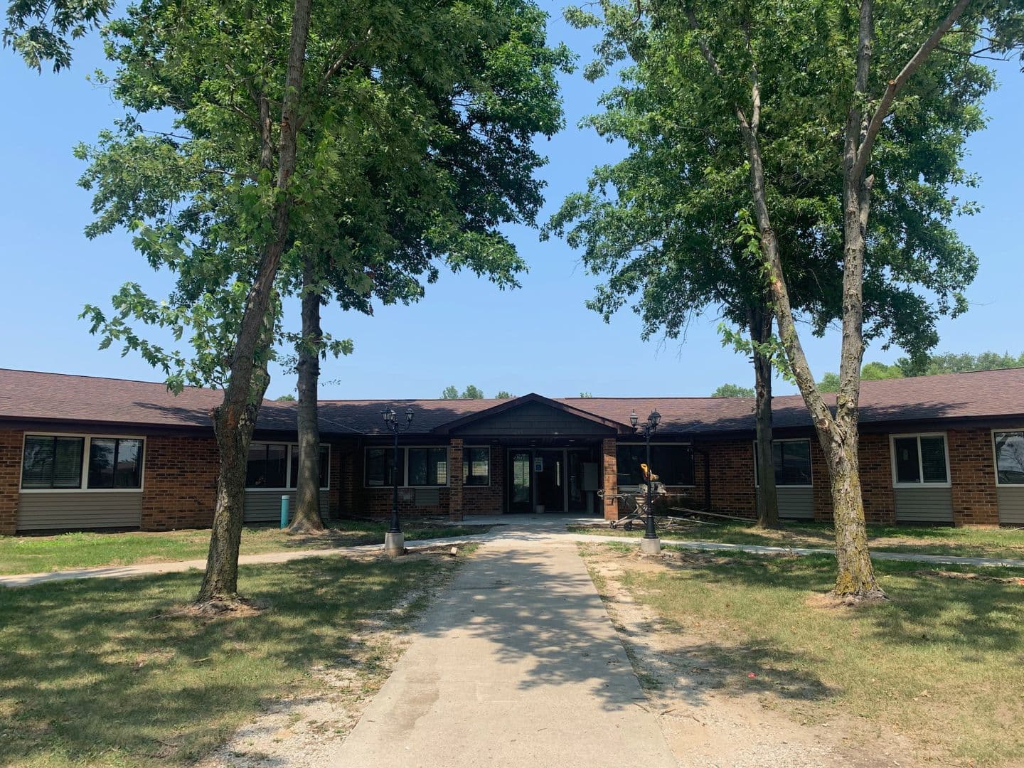 Belle Plaine Apartment: 1540 15th St