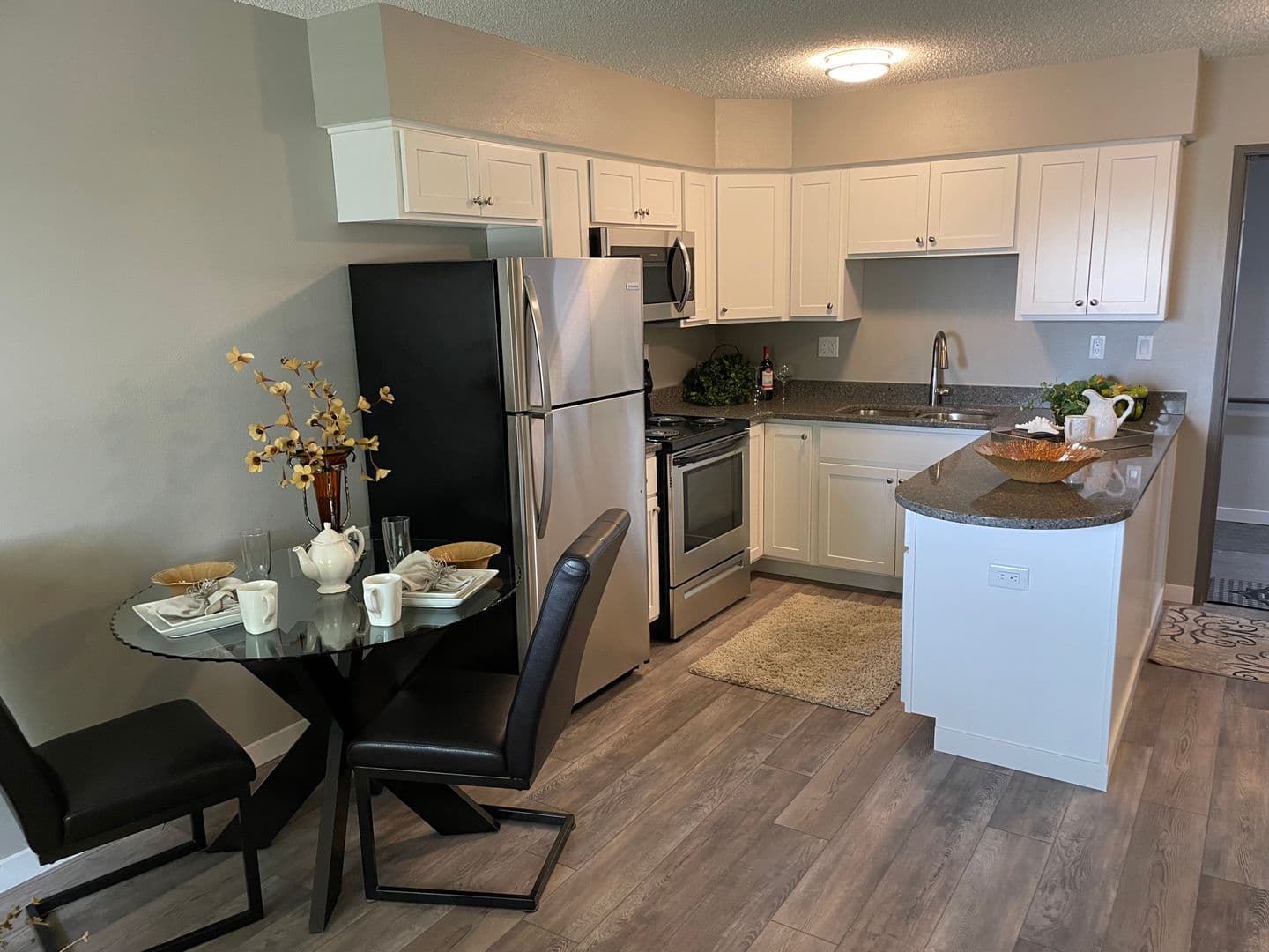 Belle Plaine Apartment: 1540 15th St