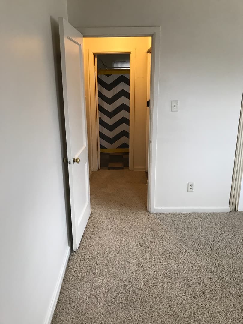 Cedar Rapids Apartment: 1300-1500 Oakland Rd NE