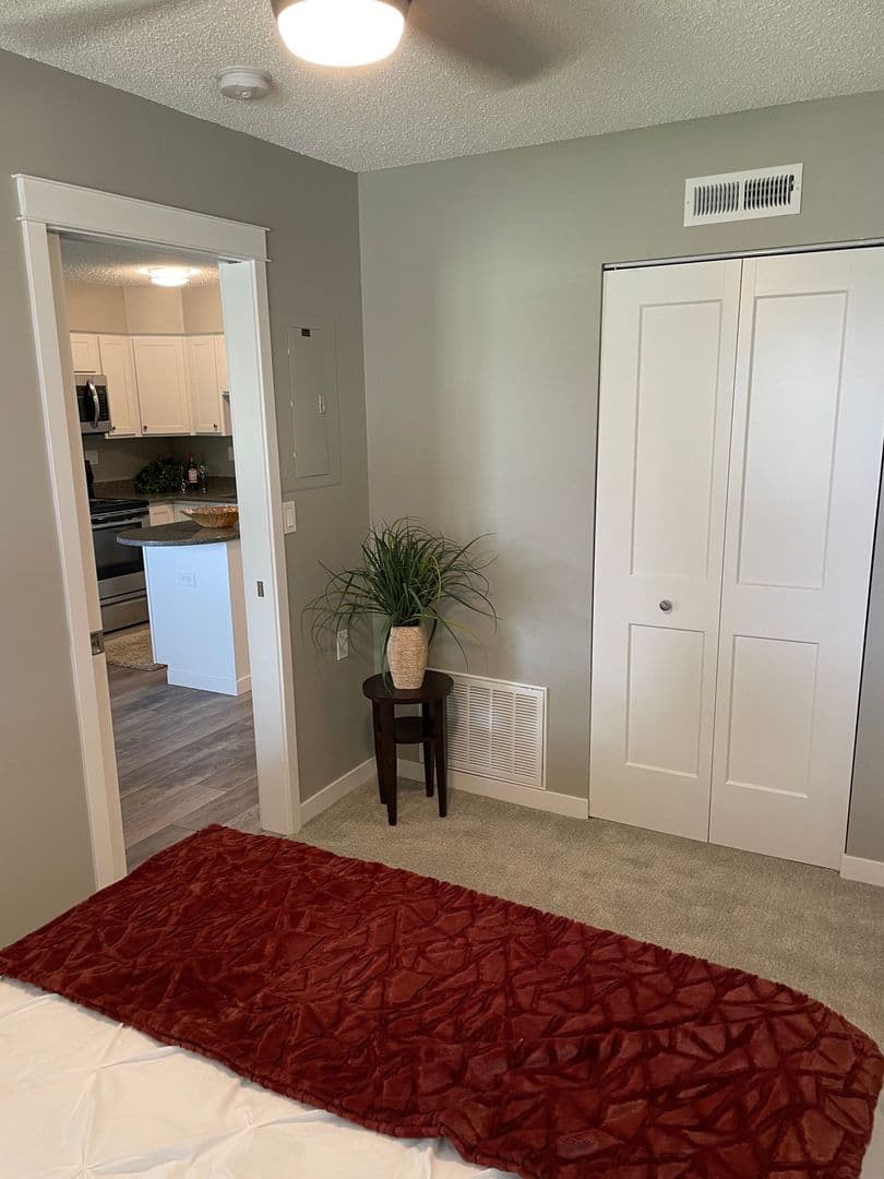 Belle Plaine Apartment: 1540 15th St