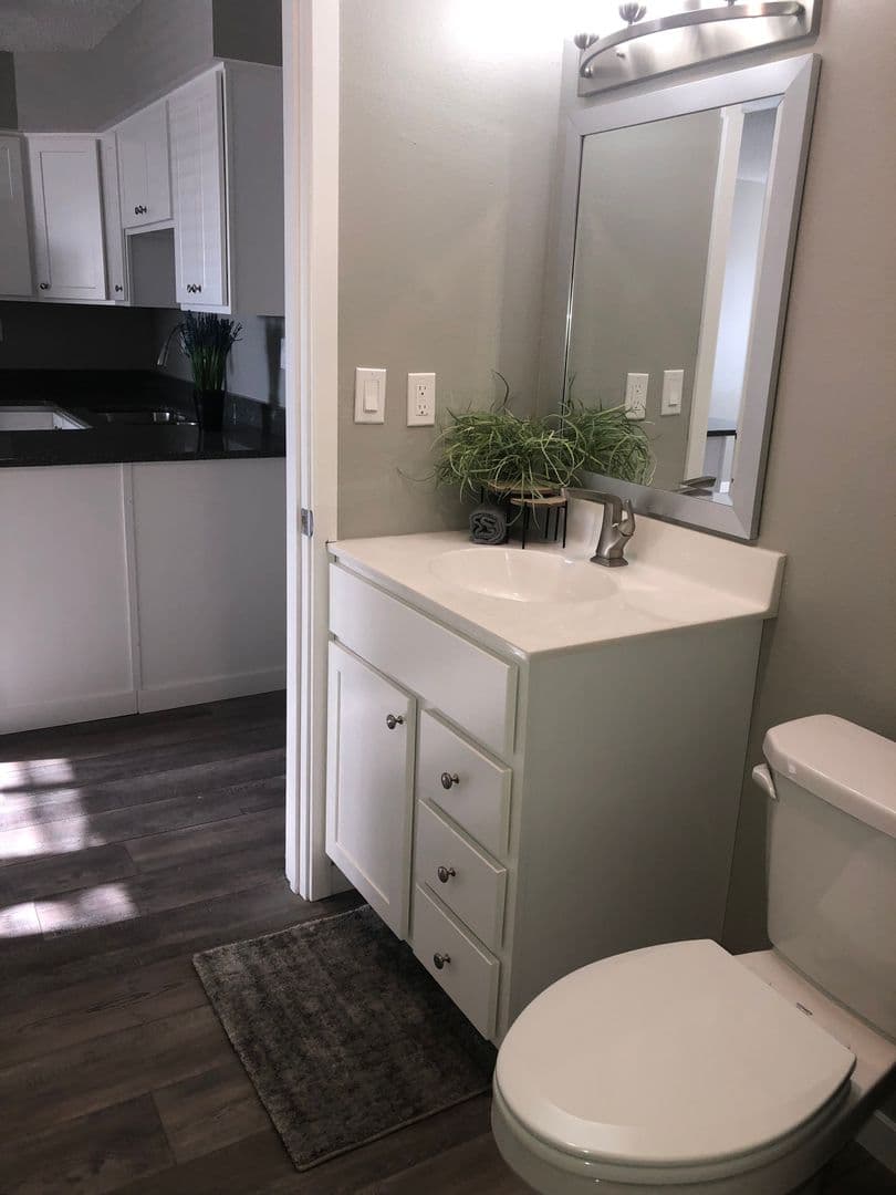 Belle Plaine Apartment: 1540 15th St