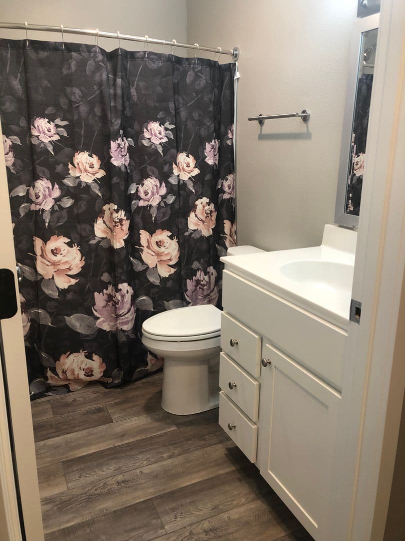 Belle Plaine Apartment: 1540 15th St
