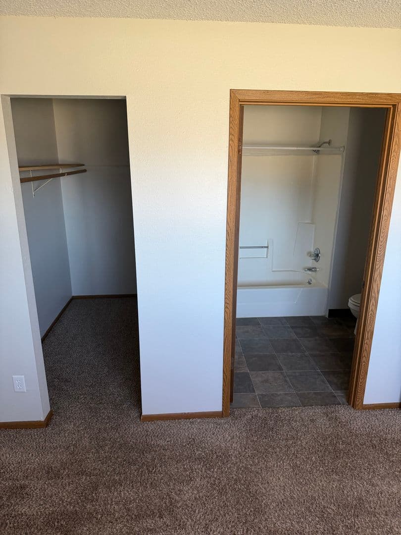 Marion Apartment: 1450-1540 44th St